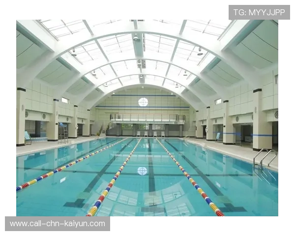 “三叉湖游泳馆：水上救生选手挑战极速反应与高难度救援”